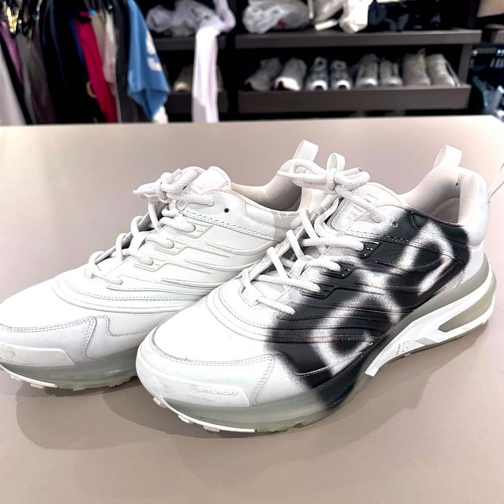 Givenchy GIV 1 Runner Sneakers White Size 44